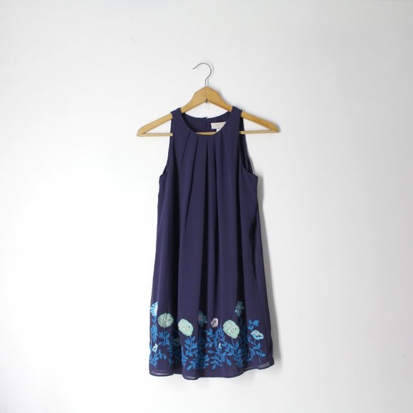 LOFT Dresses & Skirts - LOFT dress petite 00 00P Blue Embroidered Floral Hem Sleeveless Shift A-line